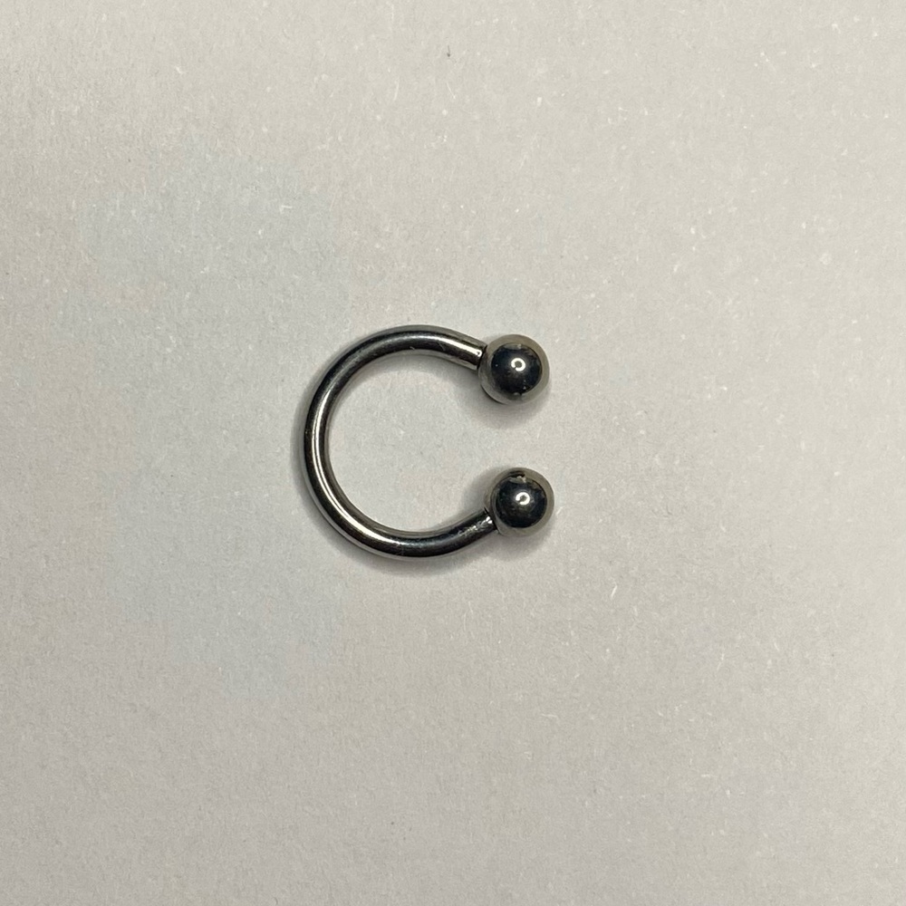 Horseshoe earring for daith piercing
